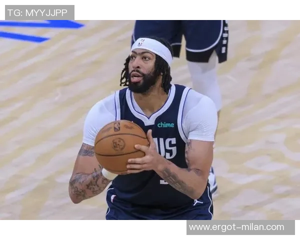 浓眉逼宫独行侠！要么买卖要么续约！他和字母谁先归队？